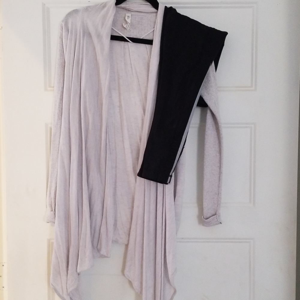 Lululemon cardigan and legging set 4